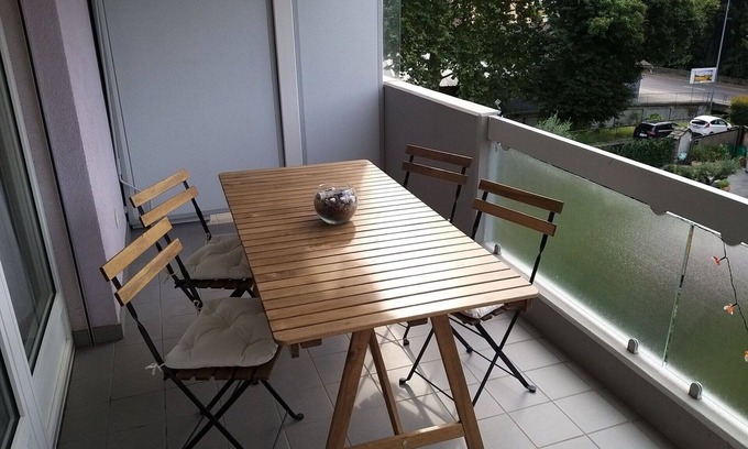 Minusio Apartment | Lovely apartment for 4 people with WIFI, TV, balcony and pets allowed