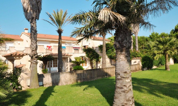 Pineto Apartment | Lovely apartment for 6 guests with WIFI, A/C, TV, terrace and pets allowed