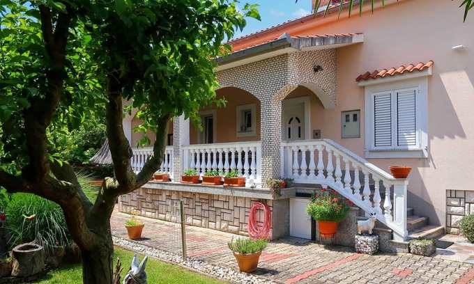 Marsici Apartment | Lovely apartment for 6 people with A/C, WIFI, TV, patio and pets allowed