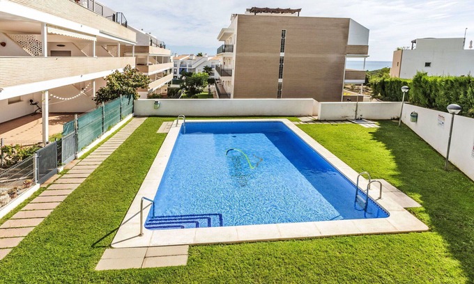 Peniscola Apartment | Lovely apartment for 4 people with A/C, WIFI, pool, TV, terrace and pets allowed