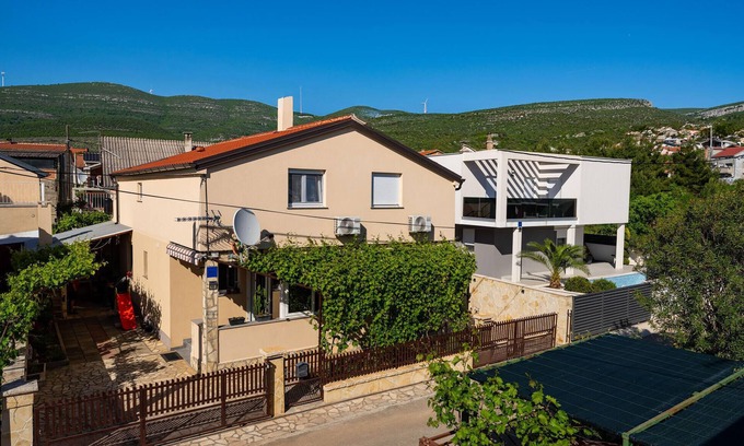Gornji Karin Apartment | Lovely apartment in Gornji Karin