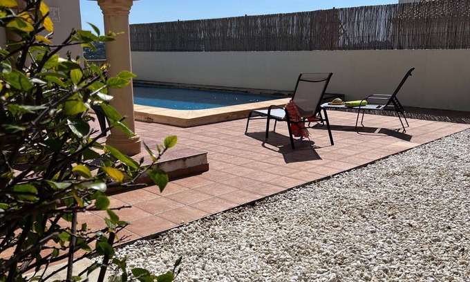 Costa Nova House | Lovely apartment in villa for 4 guests with private pool, A/C, WIFI, TV, terrace and pets allowed
