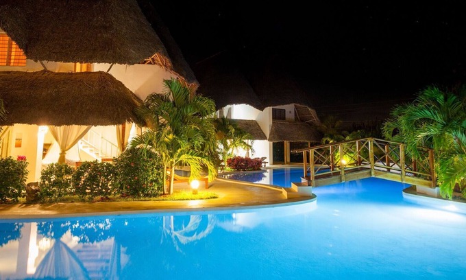 Malindi Marine National Park Villa | Lovely apartment in villa for 6 people with A/C, pool, patio and parking