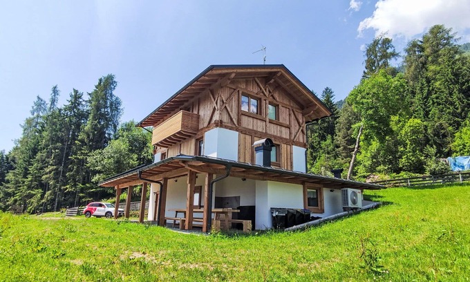 Livo Villa | Lovely apartment in villa for 8 people with WIFI, TV, patio and panoramic view