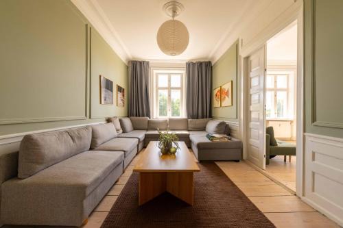 Copenhagen K Apartment | Lovely Apartment Overlooking King's Garden