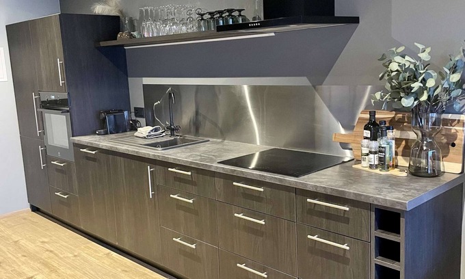 Oddeyrin Apartment | Lovely apartment with hot tub access