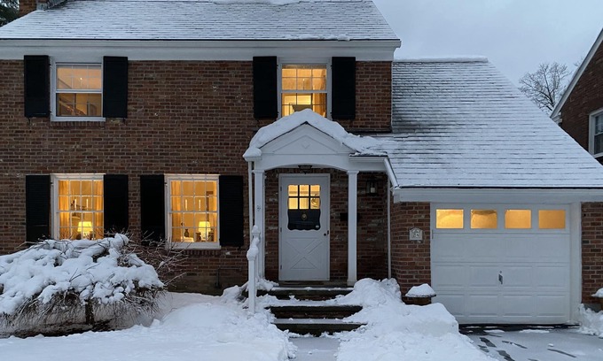 Buckingham Lake - Crestwood House | Lovely Brick Colonial Home in Quiet Neighborhood