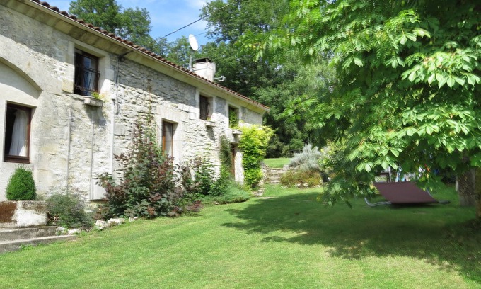 La Rochebeaucourt-et-Argentine Cottage | Lovely complex of 5 gites,10 acres- heated pool, games room, fishing lake.