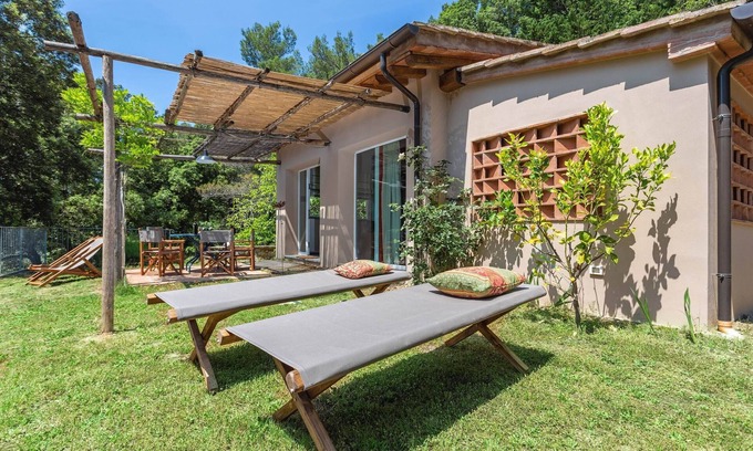 Pomaia House | Lovely cottage, quiet located, shared hot tub, village walking distance