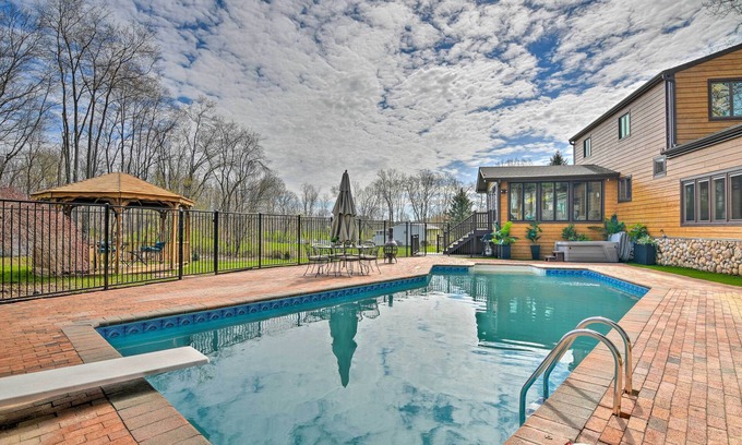 Highland House | Lovely Highland Home w/Pool & Hot Tub!