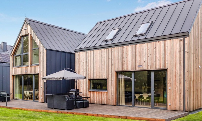 Stepnica House | Lovely home in Czarnocin with WiFi