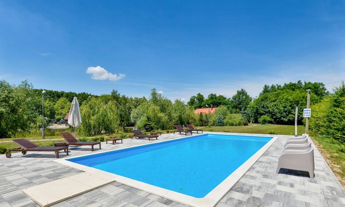 Mala Ludina House | Lovely home in Mala Ludina with sauna