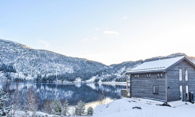 Masfjorden House | Lovely home in Masfjordnes with WiFi
