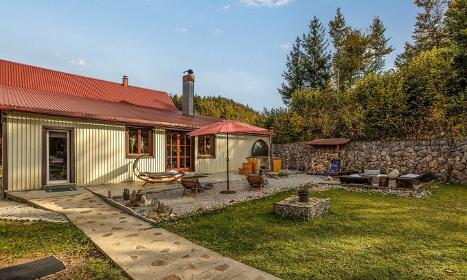 Brestova Draga House | Lovely home in Sunger with Wi-Fi