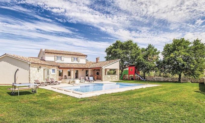 Valtura House | Lovely home in Valtura