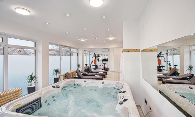 Varazdin House | Lovely home in Varazdin with kitchen