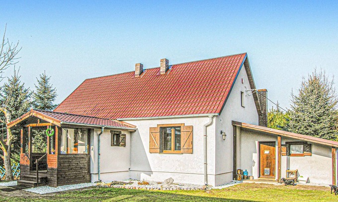 Wronki House | Lovely home in Wronki with sauna