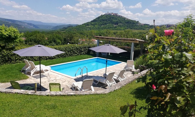 Brkac House | Lovely house for 8 person with pool