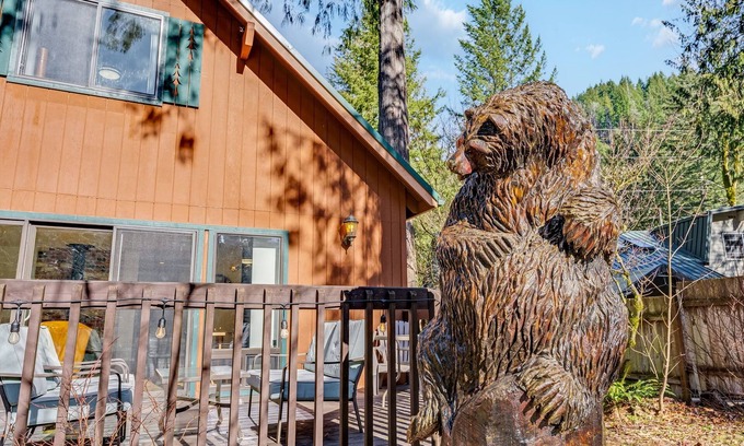 Mount Hood Village House | Lovely Mt. Cabin near Mt. Hood with Wood Stove & Hot Tub