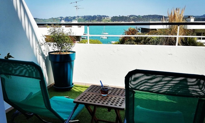 Locquirec Apartment | Lovely new apartment, right on the water!