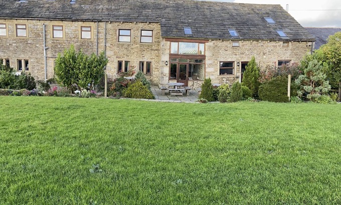 Burnley House | Lovely rural property yet close to amenities and motorway