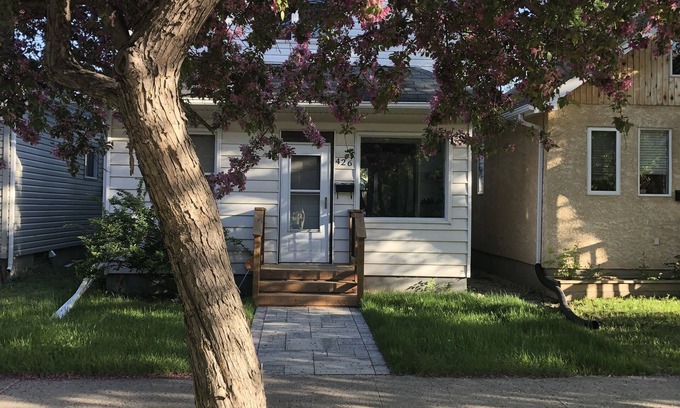 Winnipeg House | Lovely St Boniface home w/king bed + private yard