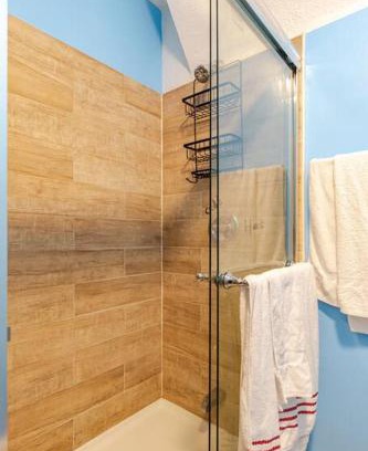 Oakland Apartment | Lovely studio queen In Oakland Zoo Area