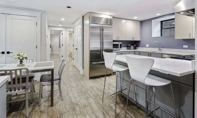 North Center Apartment | Lovely weekend getaway 2BR 2BA Apartment near Wrigley Field