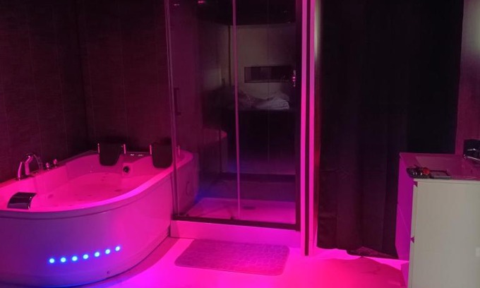 Brocas Villa | Loveroomlecupidon