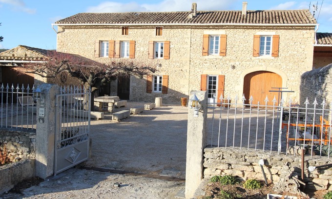 Cabrieres-d'Avignon Other | LUBERON PARK IN A STONE MAS WITH CABRIERES OF AVIGNON NEAR GORDES
