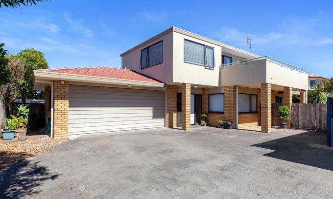 Mount Maunganui House | Lucy's House by the Beach - Mount Maunganui Holiday Home