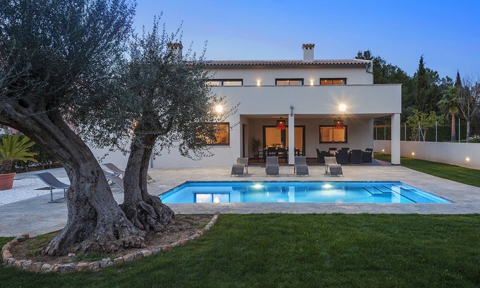 Cielo de Bonaire Villa | Lujosa Villa Eulalia Romero situated in Mal Pas Alcúdia with Pool