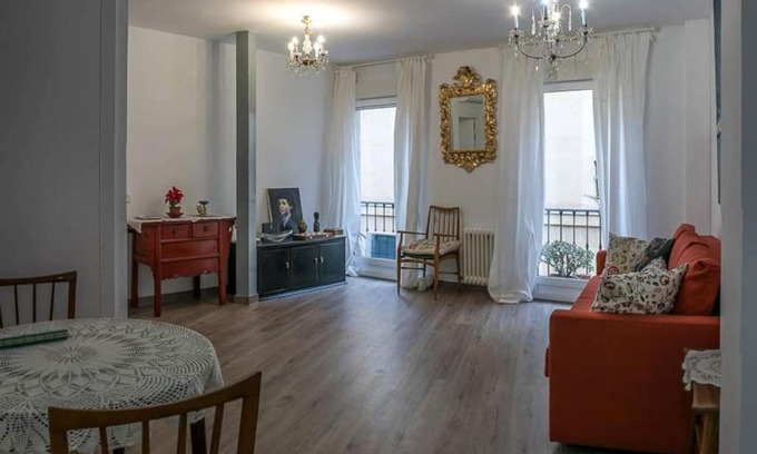 Embajadores Apartment | Luminous, central, new and chic.