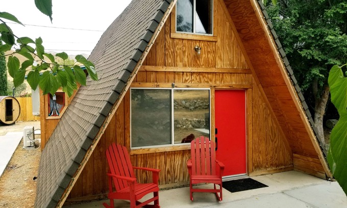 Bodfish Cottage | ▲ Lunar Landing ▲ Pet friendly, colorful A-Frame cabin with barrel sauna