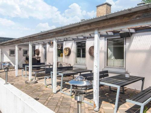 Aabenraa House | Lush cabin in camping resort