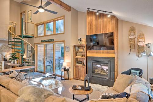 North Conway House | Lush, Woodsy Cabin Less Than 2 Mi to Cranmore Resort!