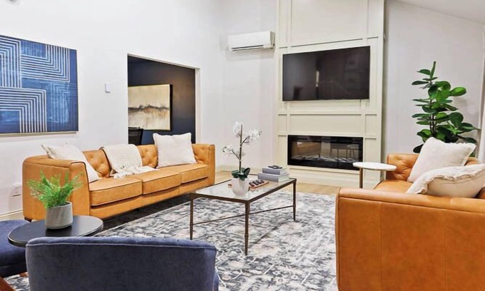 Park Forest Village House | Lux 4BD House-Mins to PSU, 10 Guests, Pool Table