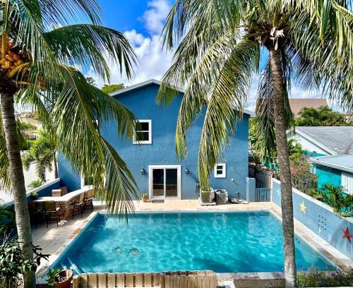 Lake Worth House | Lux Life - Pool, Sauna, Chill Vibes