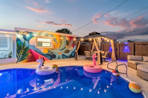 West Hollywood House | Luxe 4 BR Heated Pool - Hardrock - Stadium - Beach