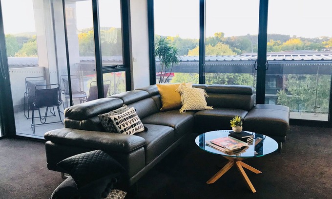 Albury Apartment | Luxe, Central & Quiet. Premium location and quality appointments.