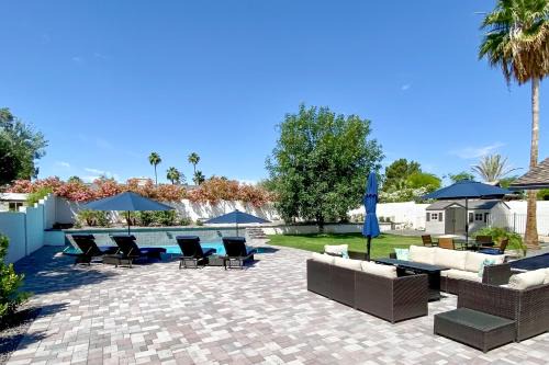 Buenavante House | Luxe Desert Home with Heated Pool 3 Mi to Kierland!