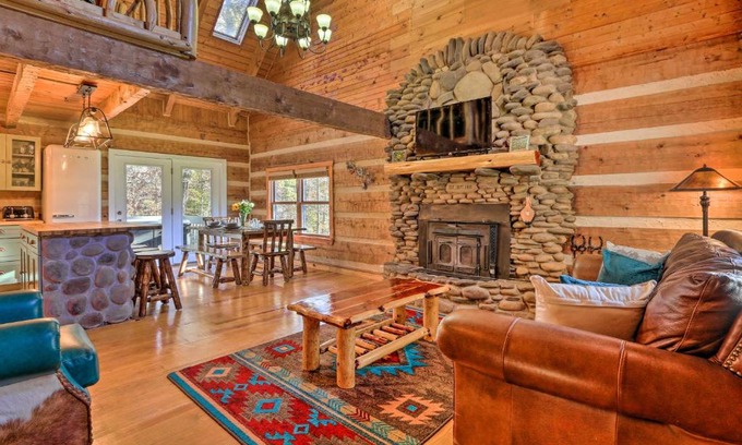 Logan House | Luxe Dog-Friendly Cabin with Hot Tub and Game Room