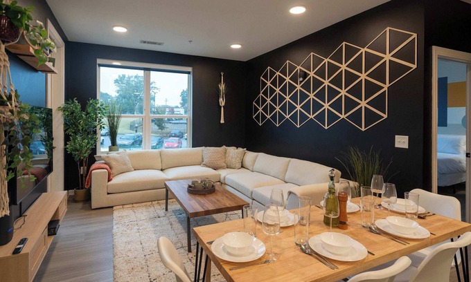 Spartanburg Apartment | Luxe Modern Loft, Great for Long Stays W/King Beds