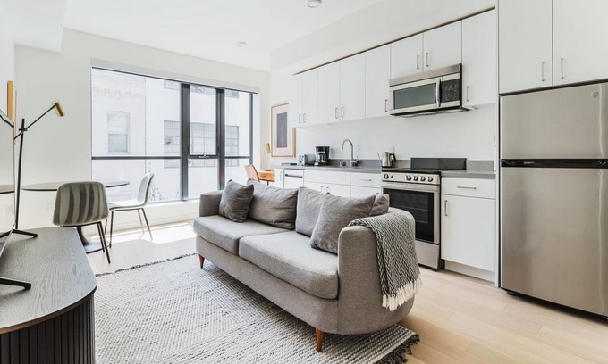 Cathedral Hill Apartment | Luxe Nob Hill 1BR w/Pet Area & Rooftop, nr Hospital, by Blueground