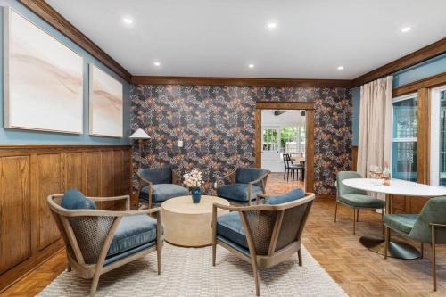 Lodi House | Luxe Retreat Designed For Group Getaways