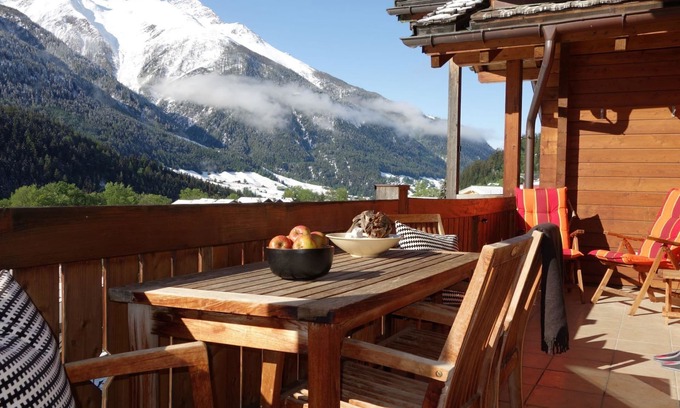 Lax Apartment | LuxLax 2. OG Süd by Interhome