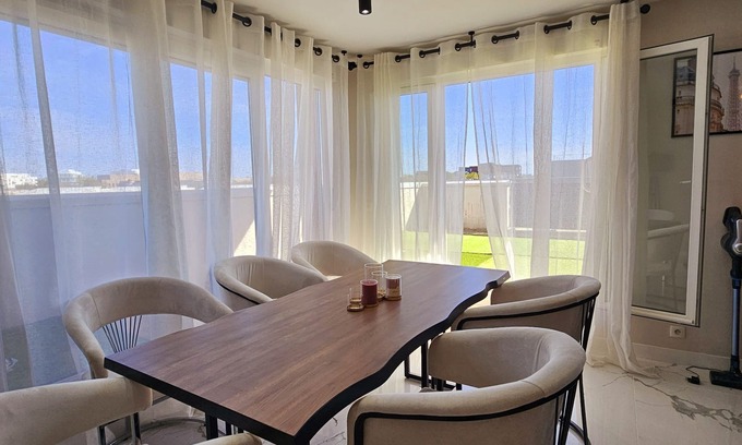 Montevrain Apartment | Luxueux Rooftop avec terrasse à 2pas de Disney Parisn