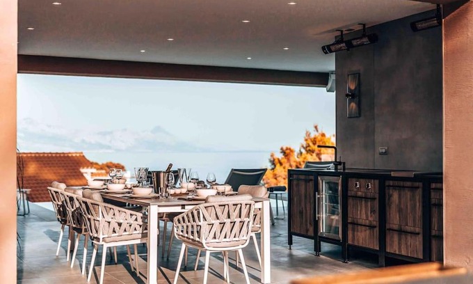 Selca Villa | Luxuriöse Villa mit einem Pool, Sauna & Gym