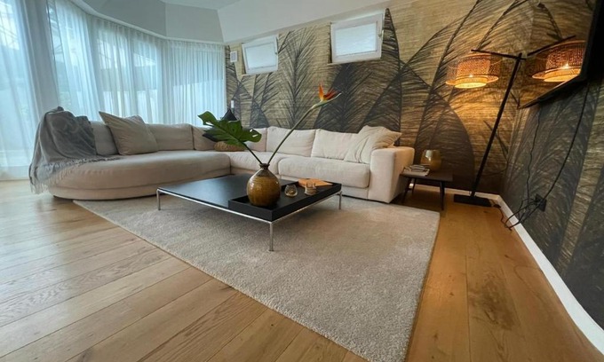 Munchner Freiheit Apartment | Luxuriöses Loft mit großer Sonnenterrasse & Sauna