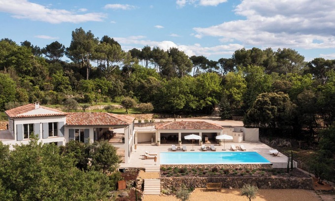 Cotignac Villa | Luxurious 6-bedroom villa with large pool, cinema & home gym in lovely Cotignac
